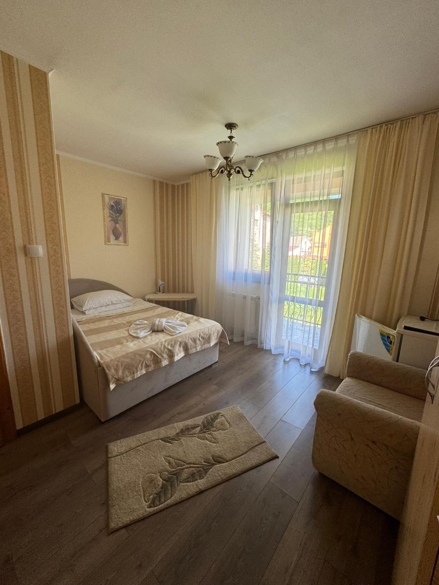 сонячна перлина Hotel Polyana (Transcarpathia)